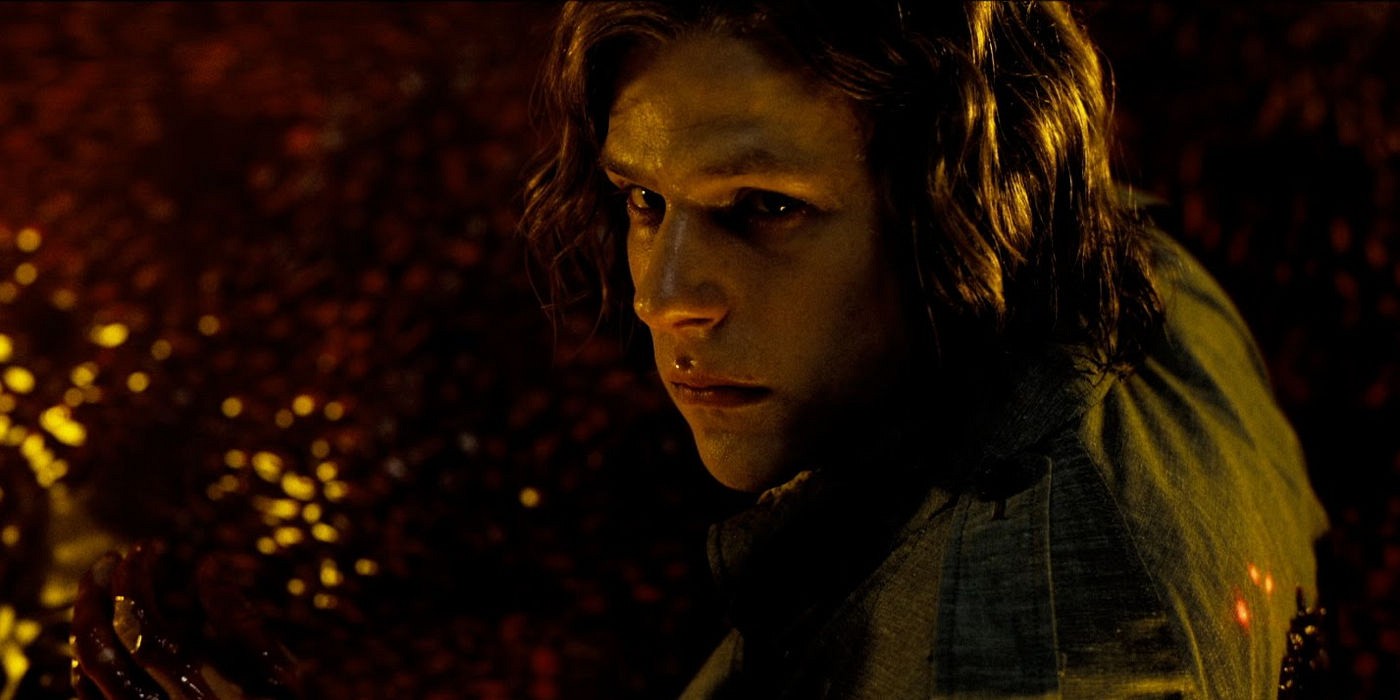 Fans of the diabolical Lex Luthor should appreciate him now in the Ultimate Edition, as we finally get to see the full extent of his evil genius. 