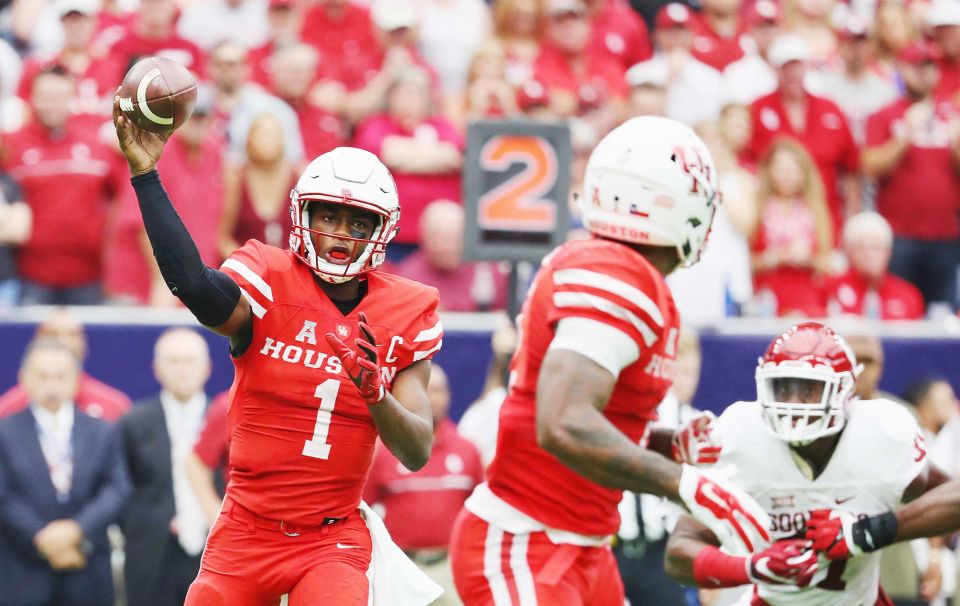 Houston QB Greg Ward Jr. threw for 321 yards and two touchdowns in the Cougars 33-23 upset over Oklahoma. 