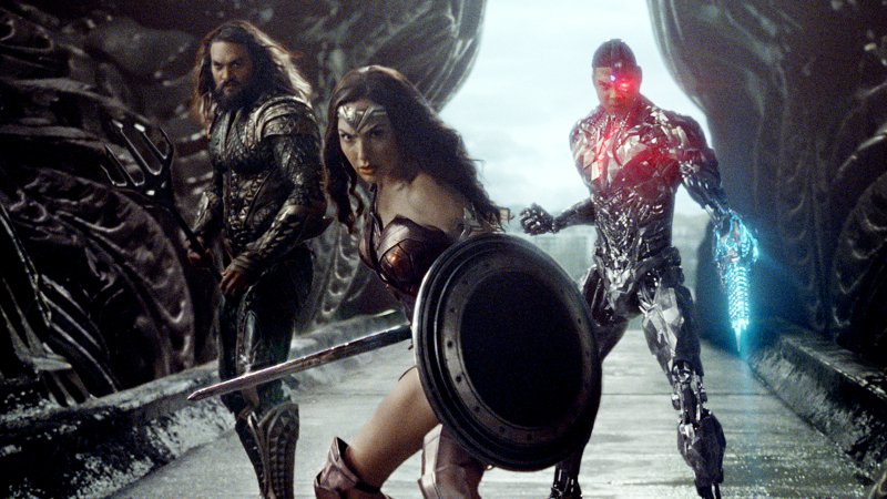 Jason Momoa (left), Gal Gadot (middle) and Ray Fisher (right) are all a part of the DCEU and remain so regardless of Affleck's ultimate decision. We shouldn't forget that. 