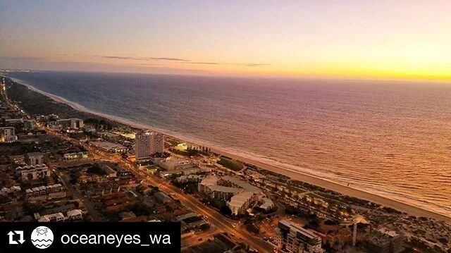 This view 🙌🏼 Keep supporting small businesses through this tough time. Be diligent, proactive and kind ✨ &bull; 
#Repost @oceaneyes_wa with @get_repost
・・・
Friday night lights.  Sunset over Scarborough Beach 🌅 
#drone #dronestagram #dji #mavicpro 