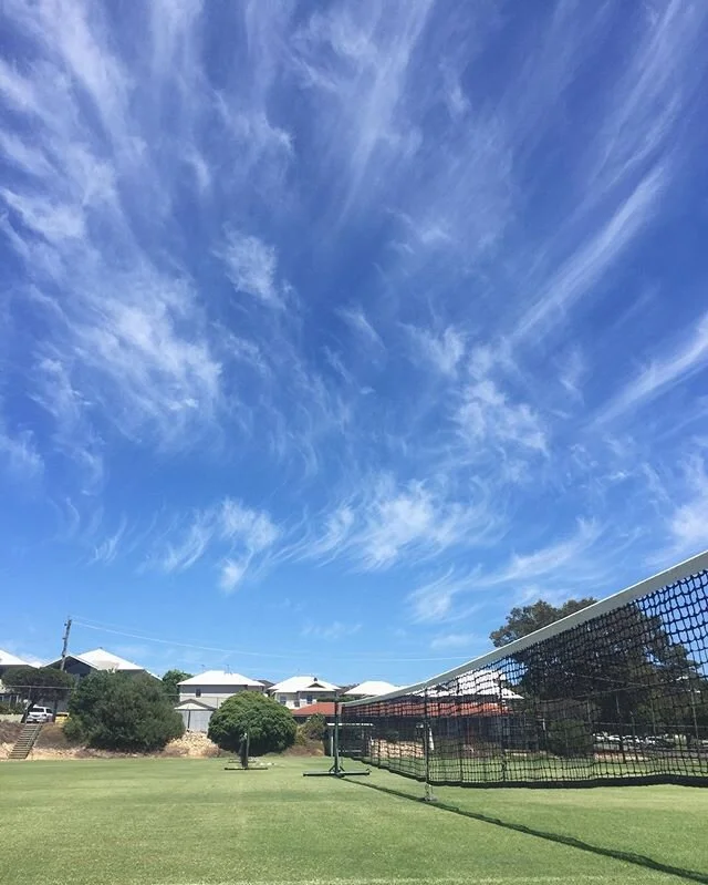 CLASSES ARE 🔛 COURT HIRE AVAILABLE 👏🏼 It&rsquo;s important to remember to get outside and be active during this time ☀️ We are modifying class set ups and implementing procedures so tennis can still be enjoyed. Stay safe 🎾 &bull; 
#scarboroughten
