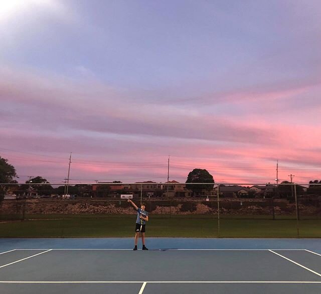 👀🙏🏼🎾 &bull; 
#scarboroughtennis #tennisacademy #tennislessons #whereiplay #getcourtup #perthtennis #activeinperth #juniortennis #thatsky #howgood