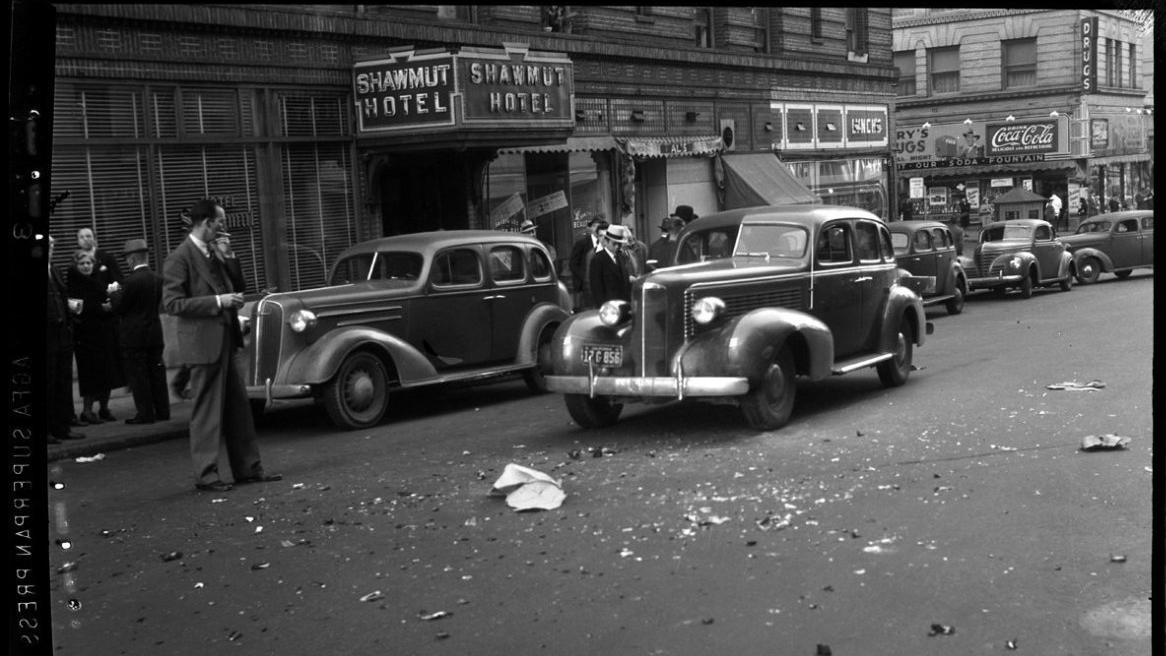  Automobile accident in front of Hotel Shawmut at 516 O'Farrell Street, near Jones Street. March 19, 1941   San Francisco Police Department Records, San Francisco Public Library   