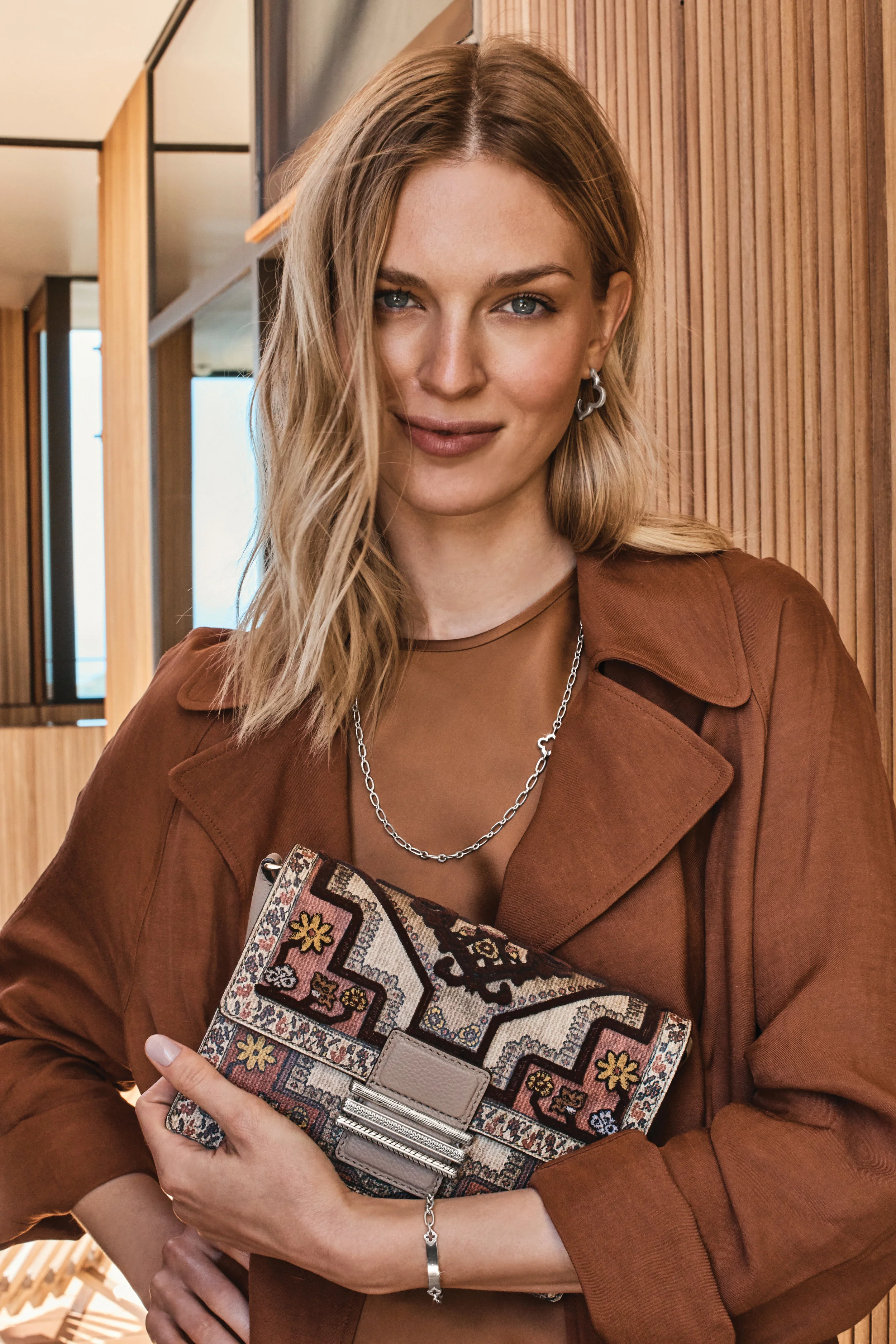 León Crossbody