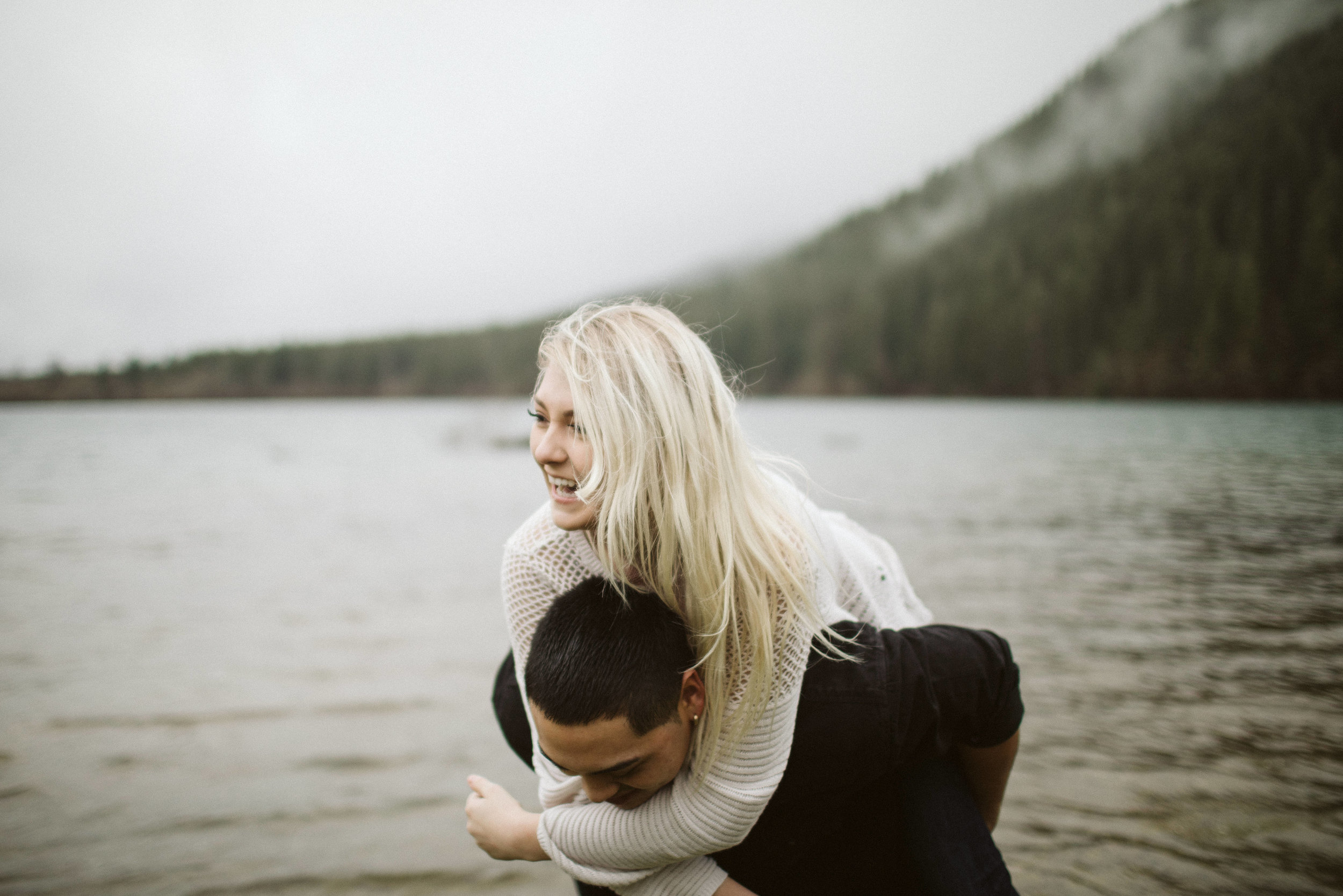 rattlesnake-ridge-engagement-couple110.jpg