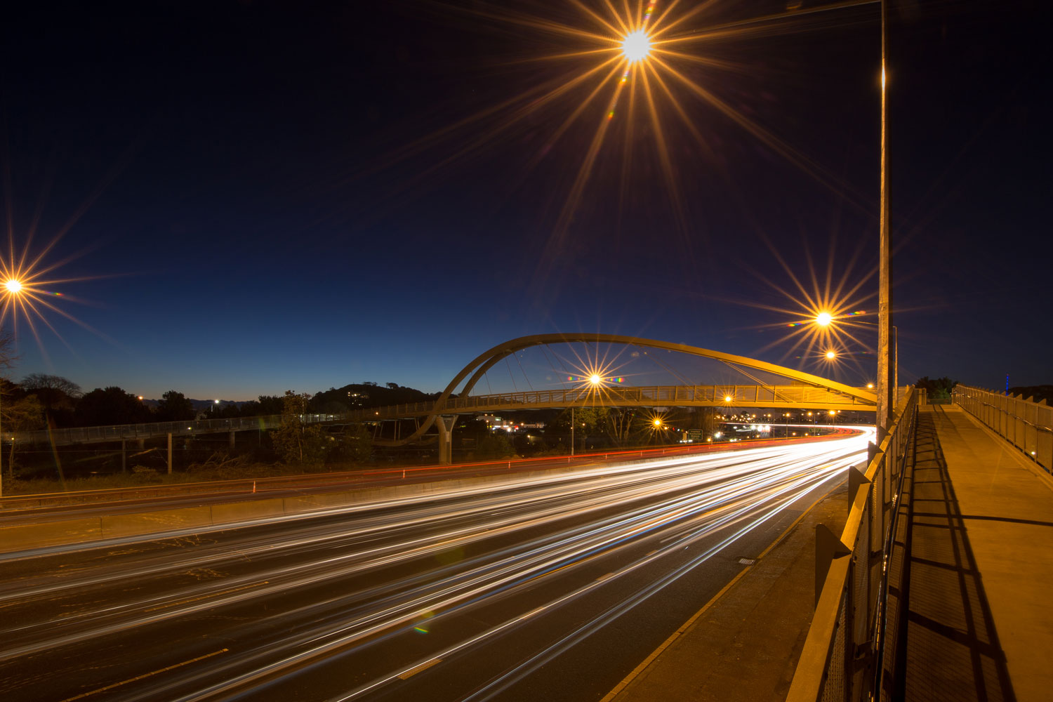 Wire-Mesh-Dilworth-Bridge-overview-during-night.jpg