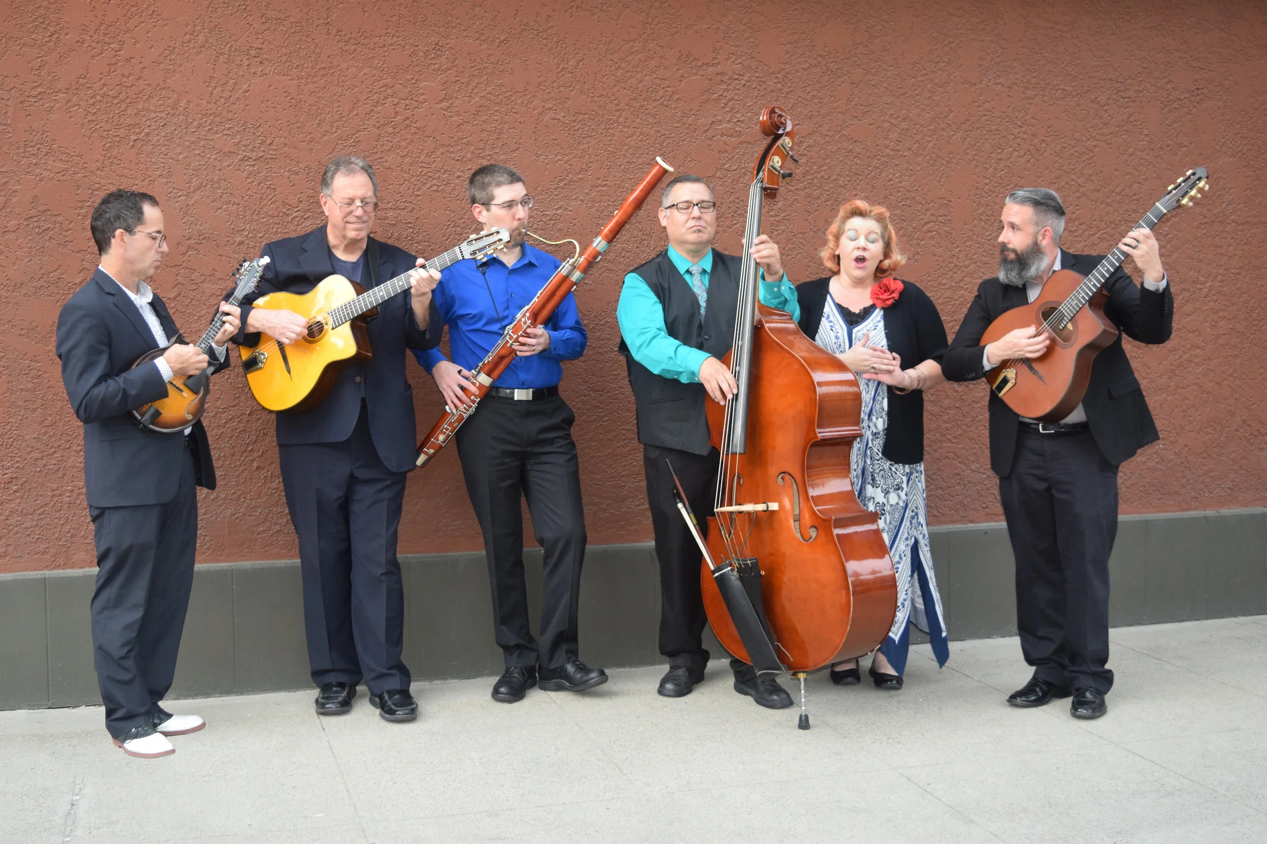 Hot Club Faux Gitane.jpg