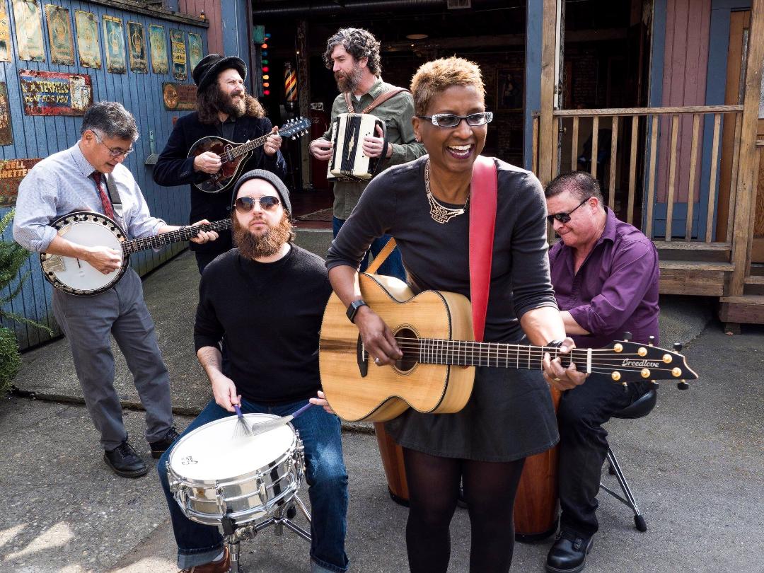 Paula Boggs Band2.jpeg