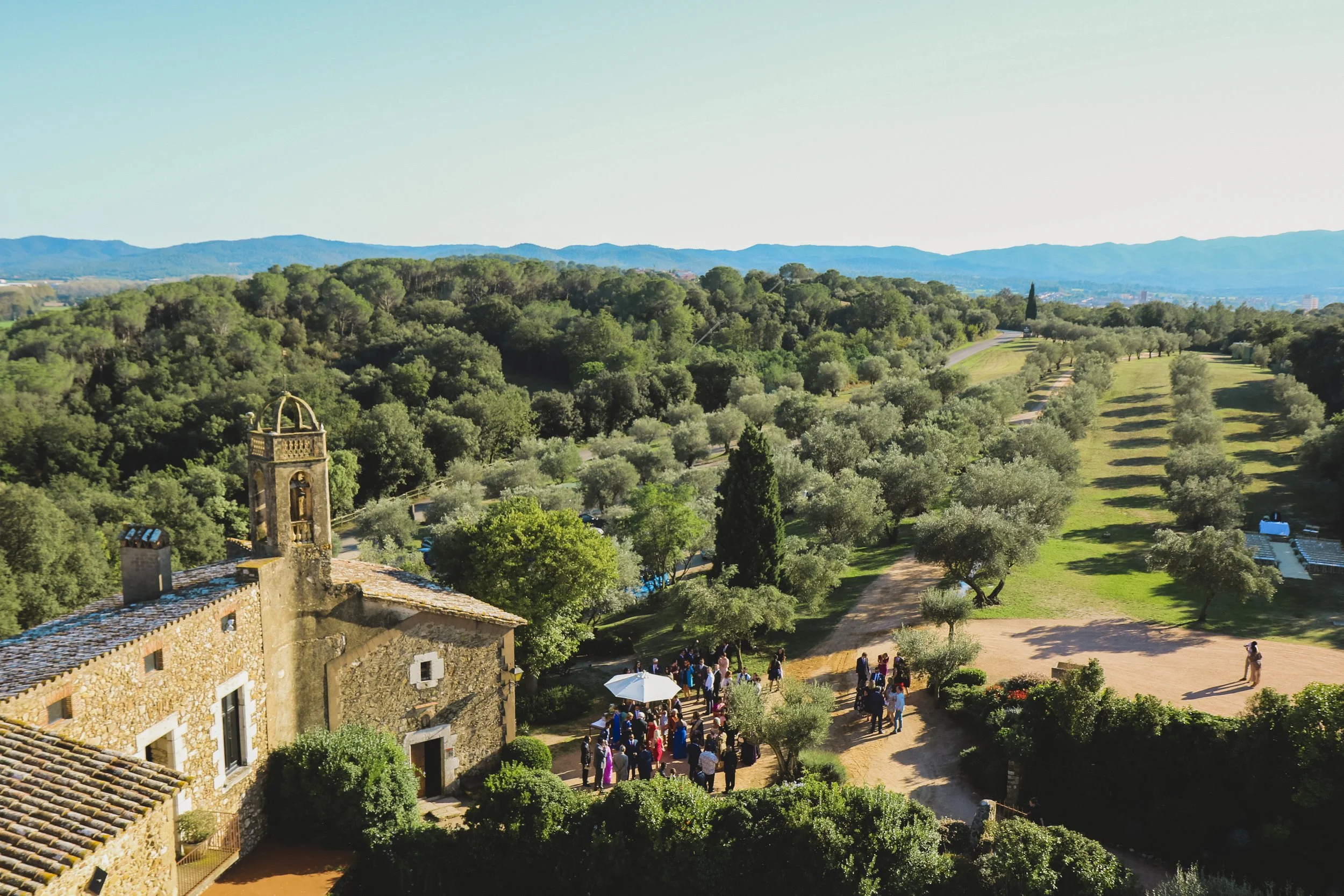 Empordà castle celebration wedding photography Girona documentary candid natural