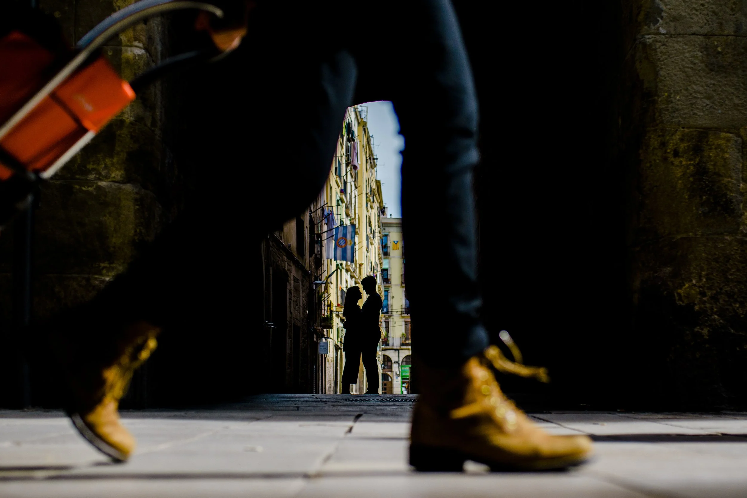 couple-session-gothic-quarter-barcelona.jpg.jpg