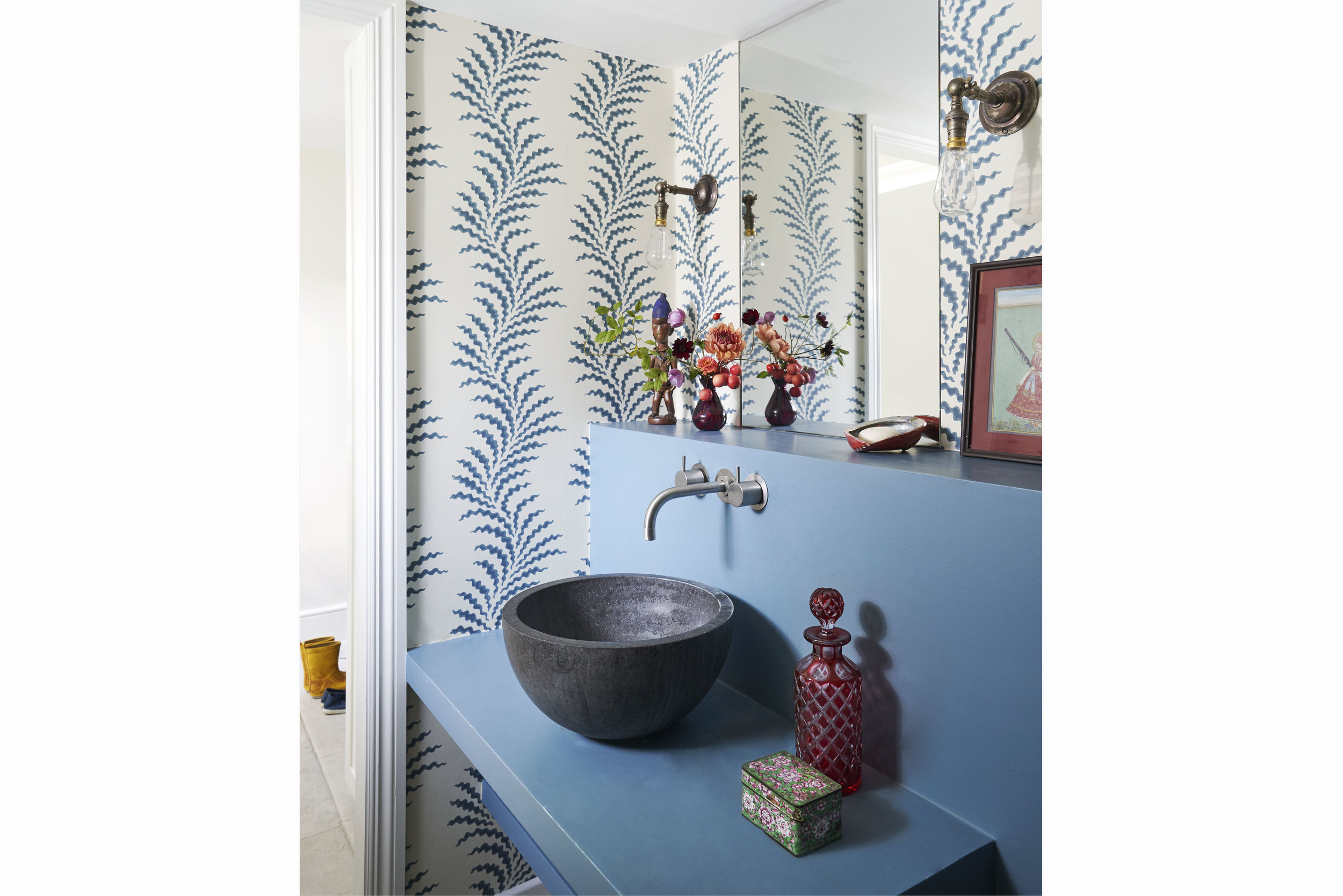 Lansdowne Rd - LGF loo.jpg