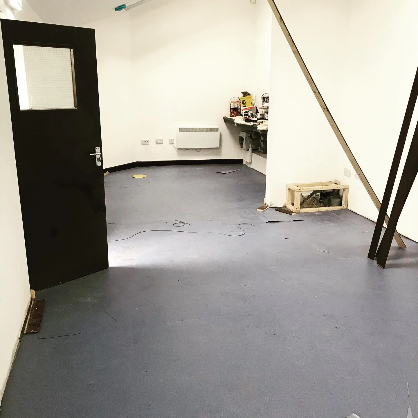Nice to see the flooring going down at our #collifordlake site #philstroutcontractors #pscsouthwestltd #southwestlakestrust #bodmin #launceston #building #flooring #construction #interiors #liskeard #looe #forallyourbuildingneeds