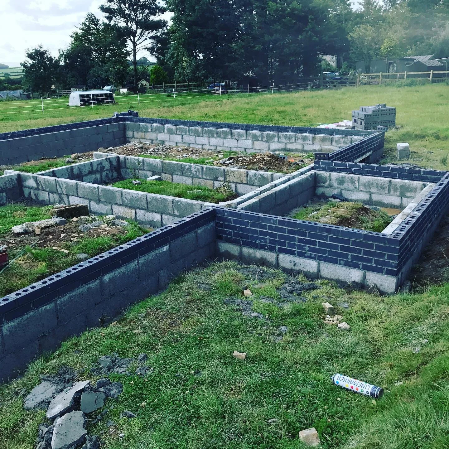 Things are moving on with the house build #philstroutcontractors #building #construction #blockwork #brickwork #newbuild #footings #groundworks #launceston #boyton #bradridgefarm