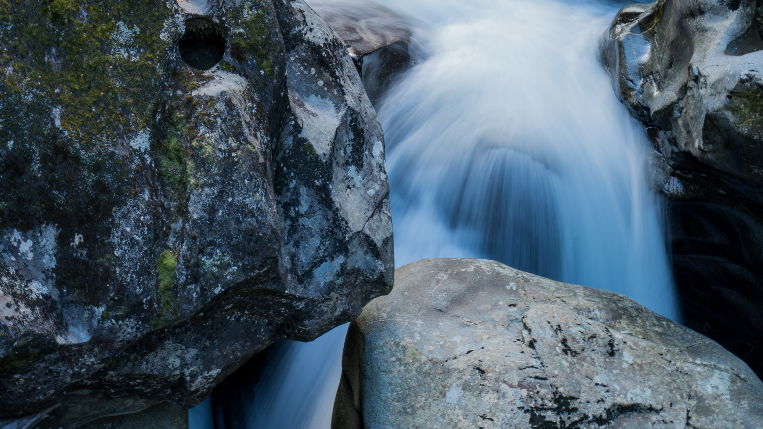  milford-sound-fiordland-chasm 