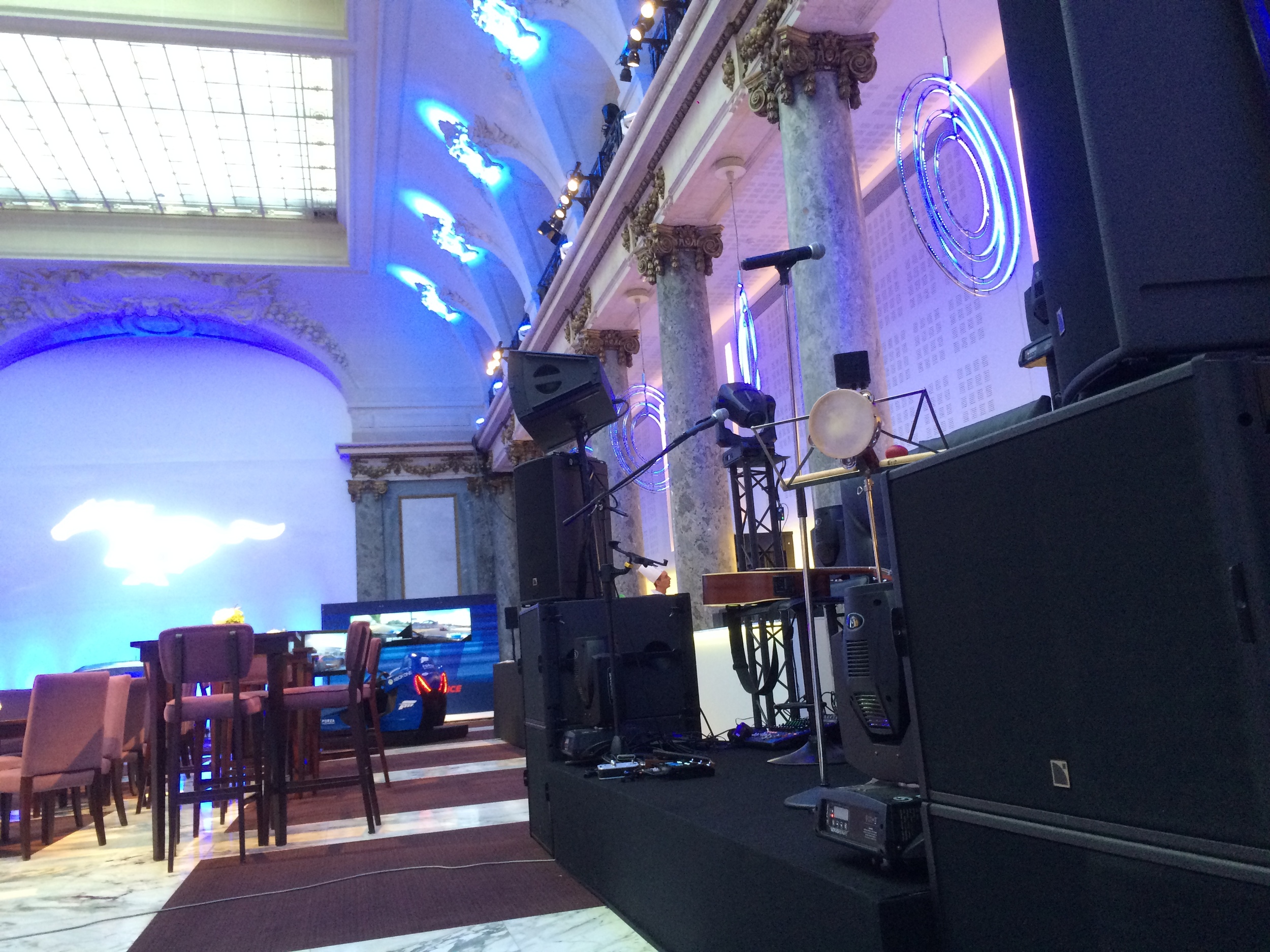 Le 18 Juin 2016 Pavillon Cambon installation technique des Ruby's en formation duo guitare/voix & set DJ pour l'Agence CreaShow