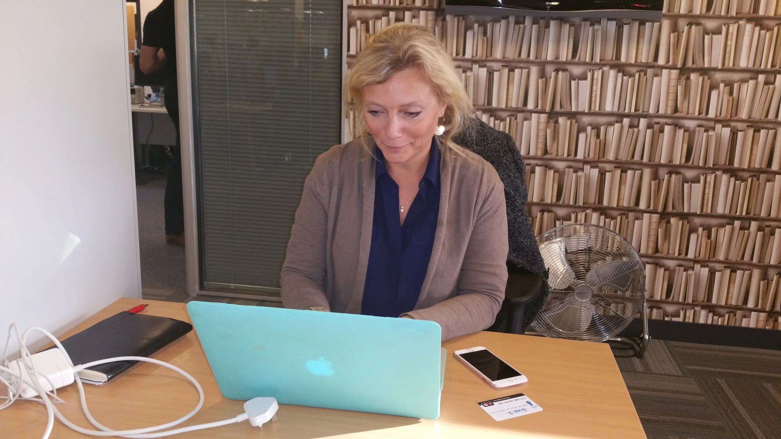 "Desklodge is a great place for me to work, I love the flexible commitment and it gets me in an friendly office environment which has seen my productivity increase! Added bonus is the great coffee!!' Liz