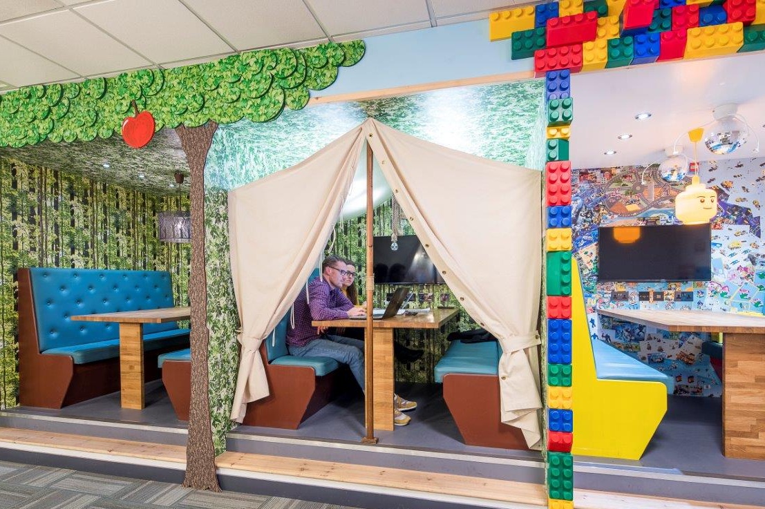 DeskLodge+Bristol+-+069+-+2178+mikekear.com.jpg
