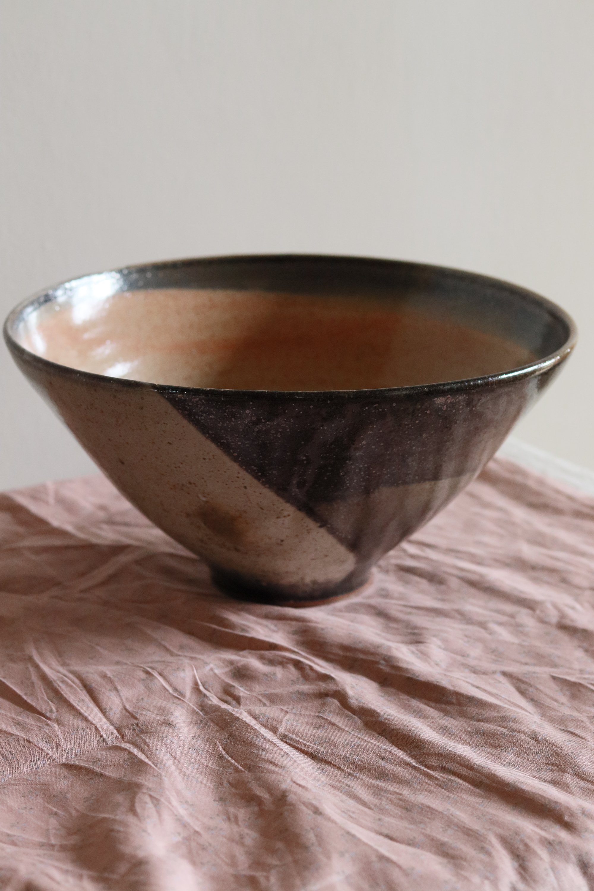 44 medium bowl in shino-9.jpg