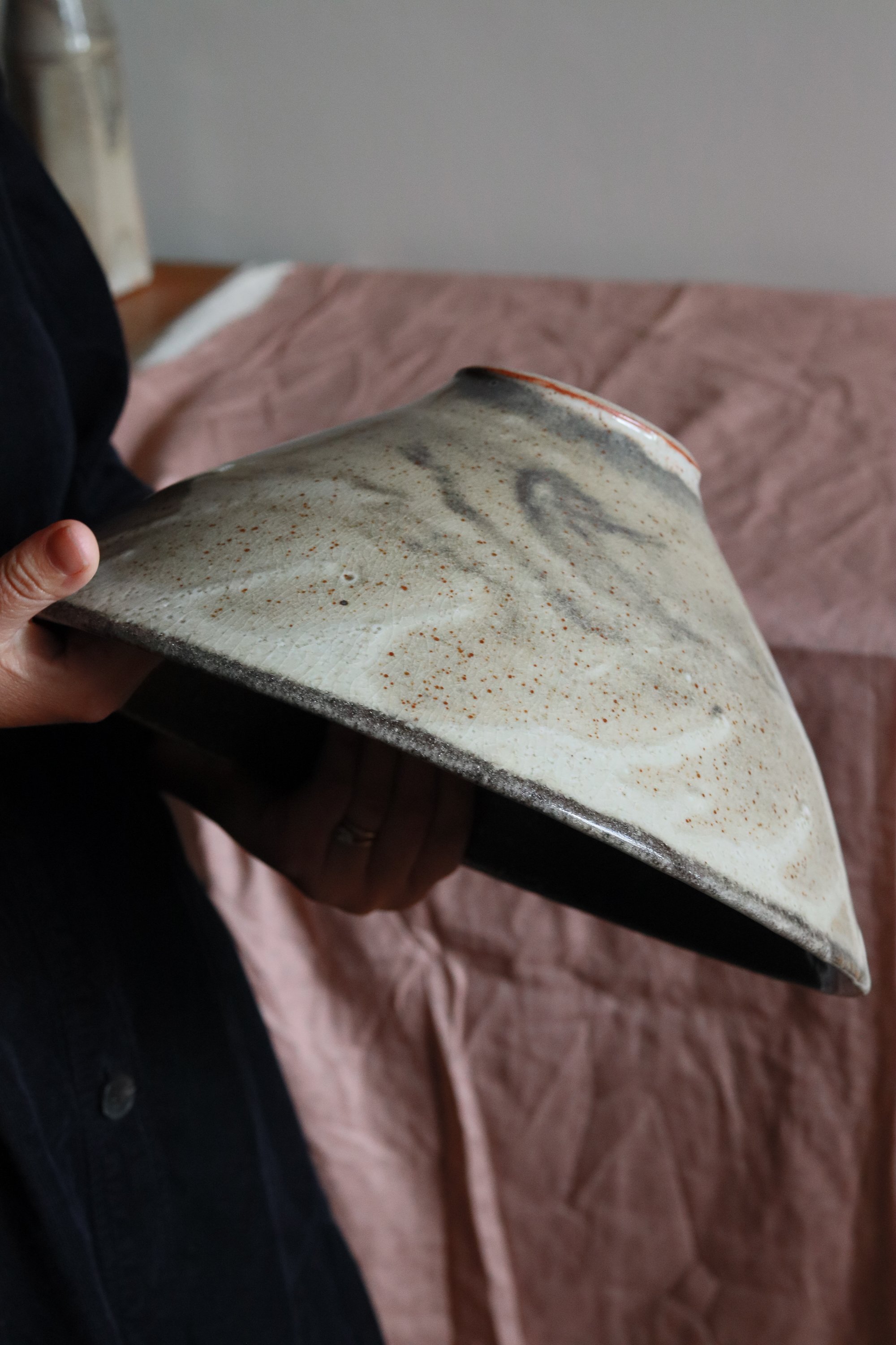 large bowl in shino-10.jpg