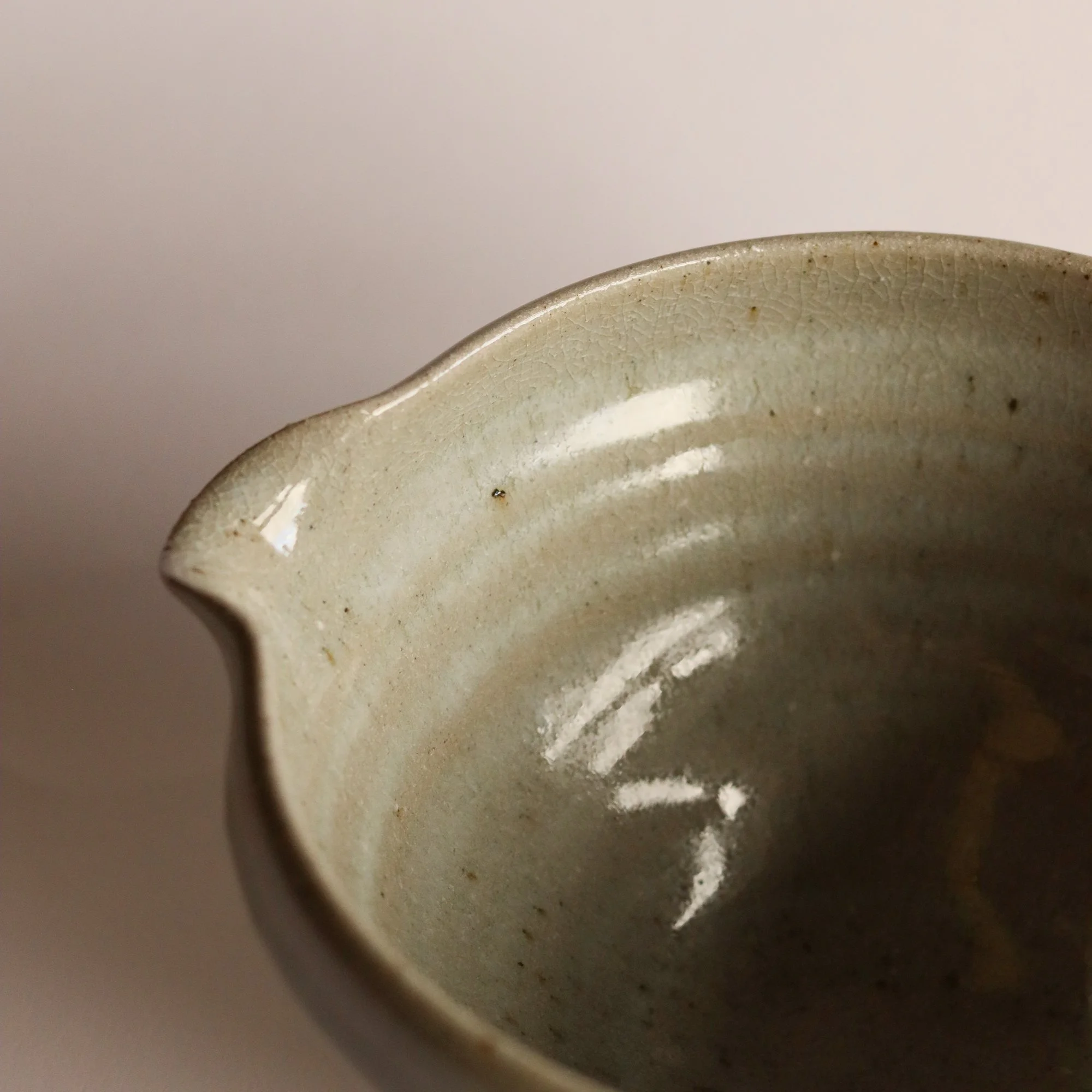 Pouring Bowl in Crackle Ash-6.jpg