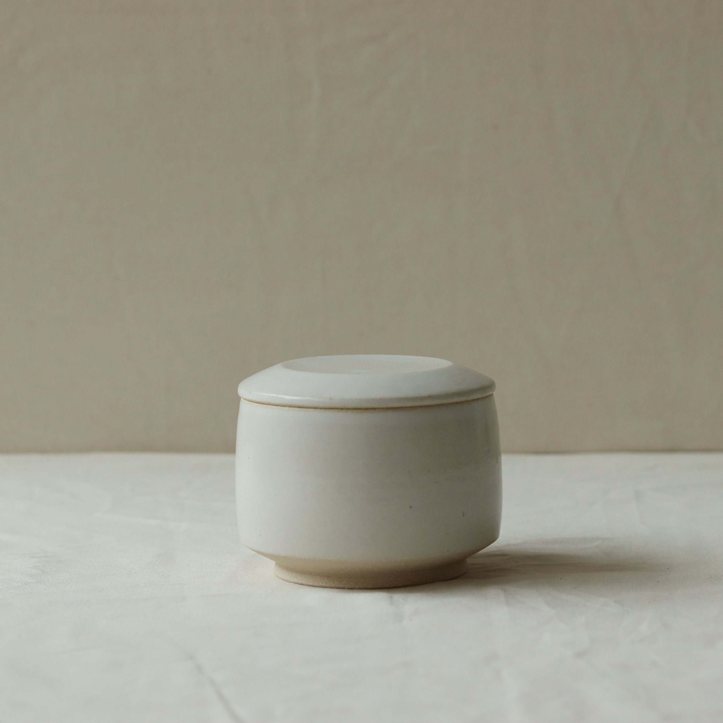 250ml Lidded Jar in Speckled White, Pale Stoneware -7.jpg