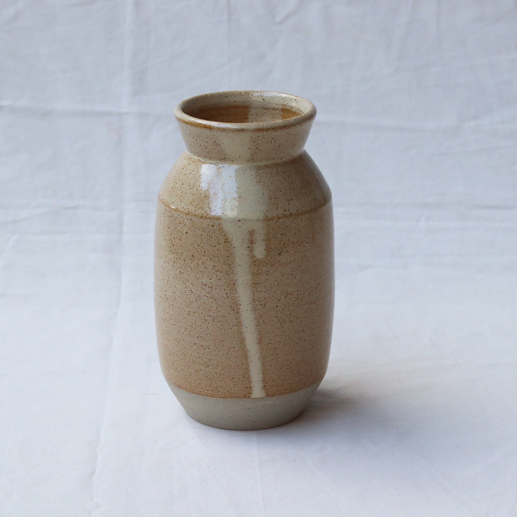 flask vase, sand, flecked.jpg