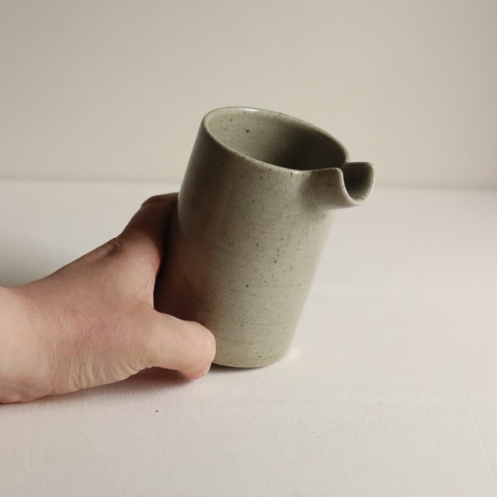 pourer in celadon-3.jpg