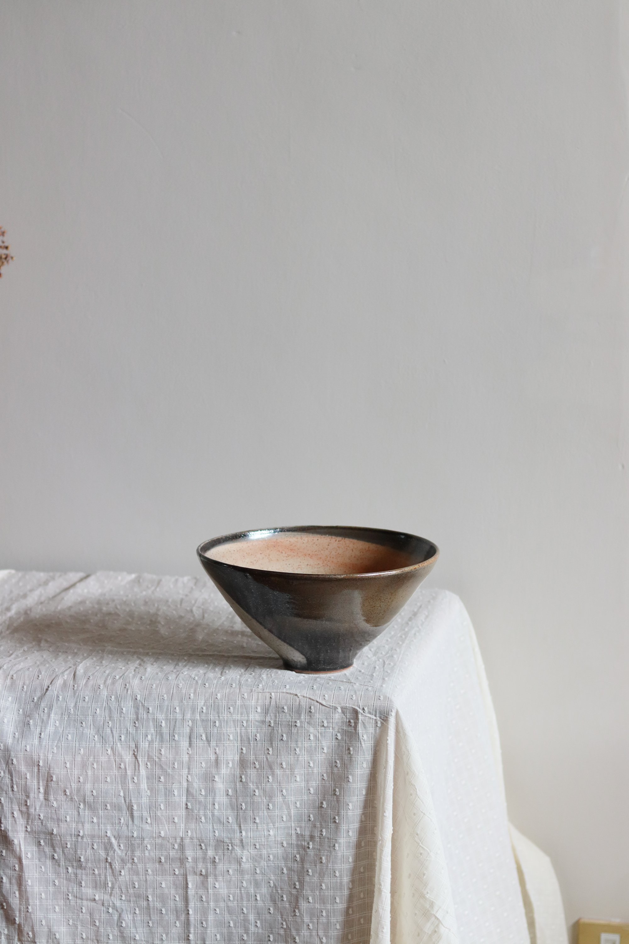 44 medium bowl in shino-10.jpg