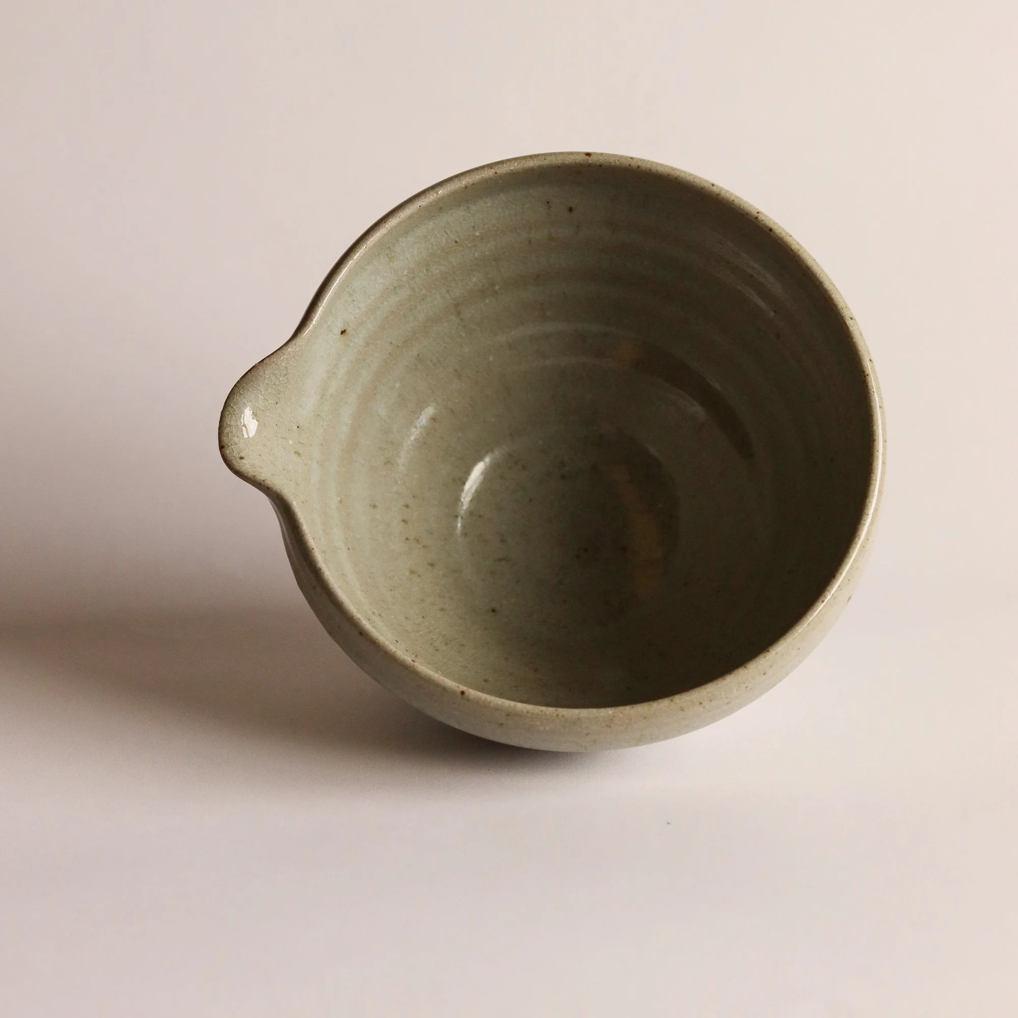 Pouring Bowl in Crackle Ash-10.jpg