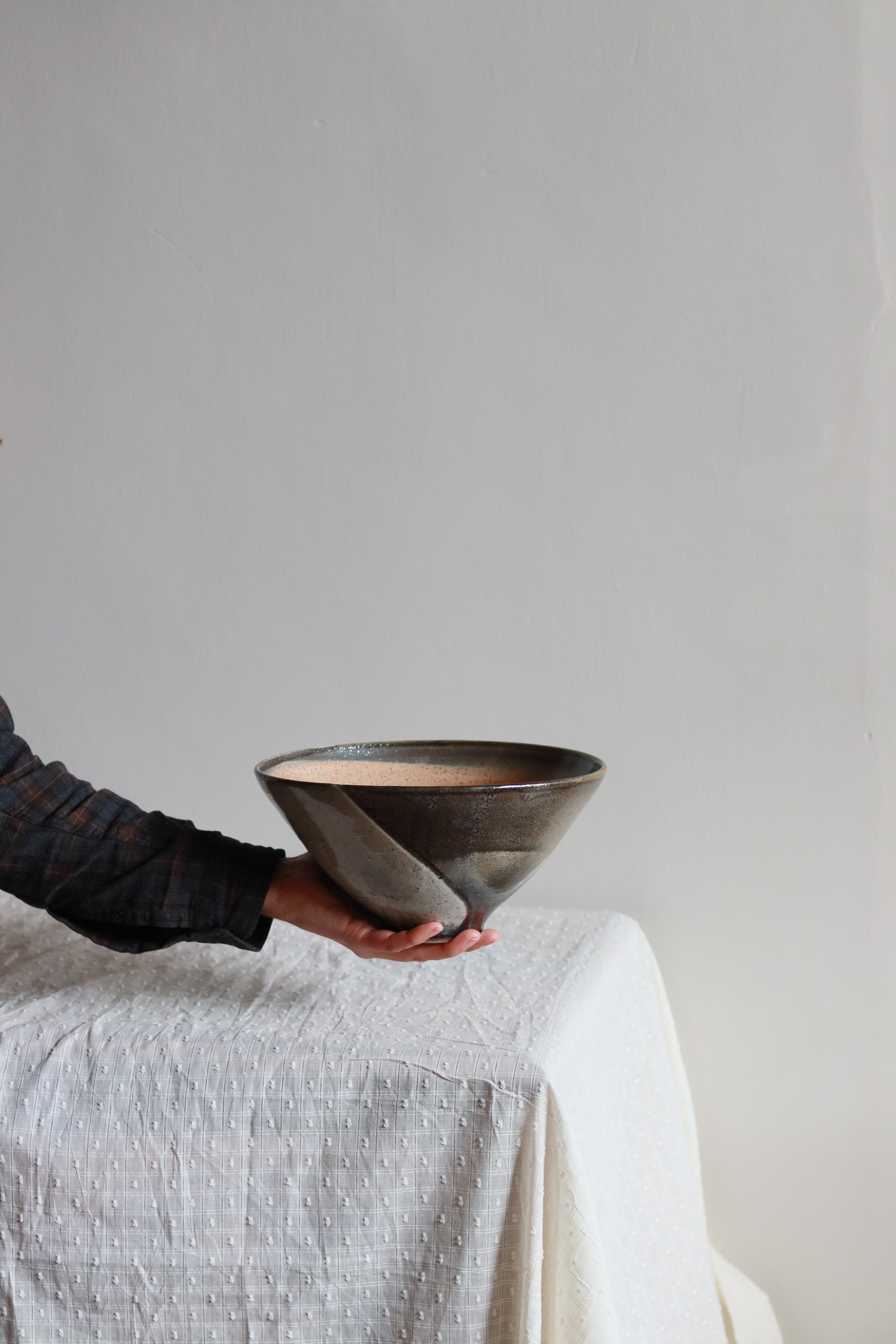 44 medium bowl in shino-12.jpg