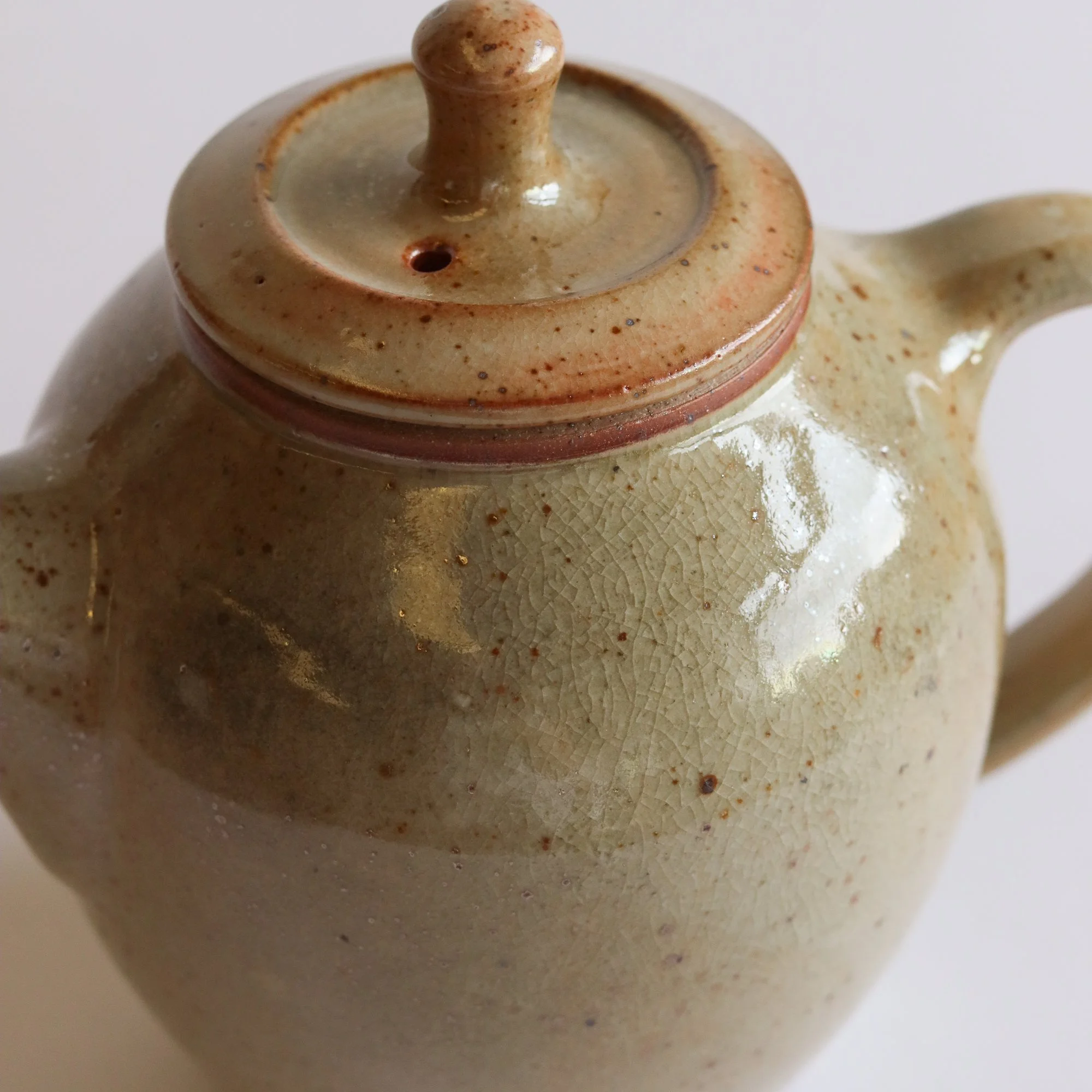 Teapot in Shino_small-8.jpg