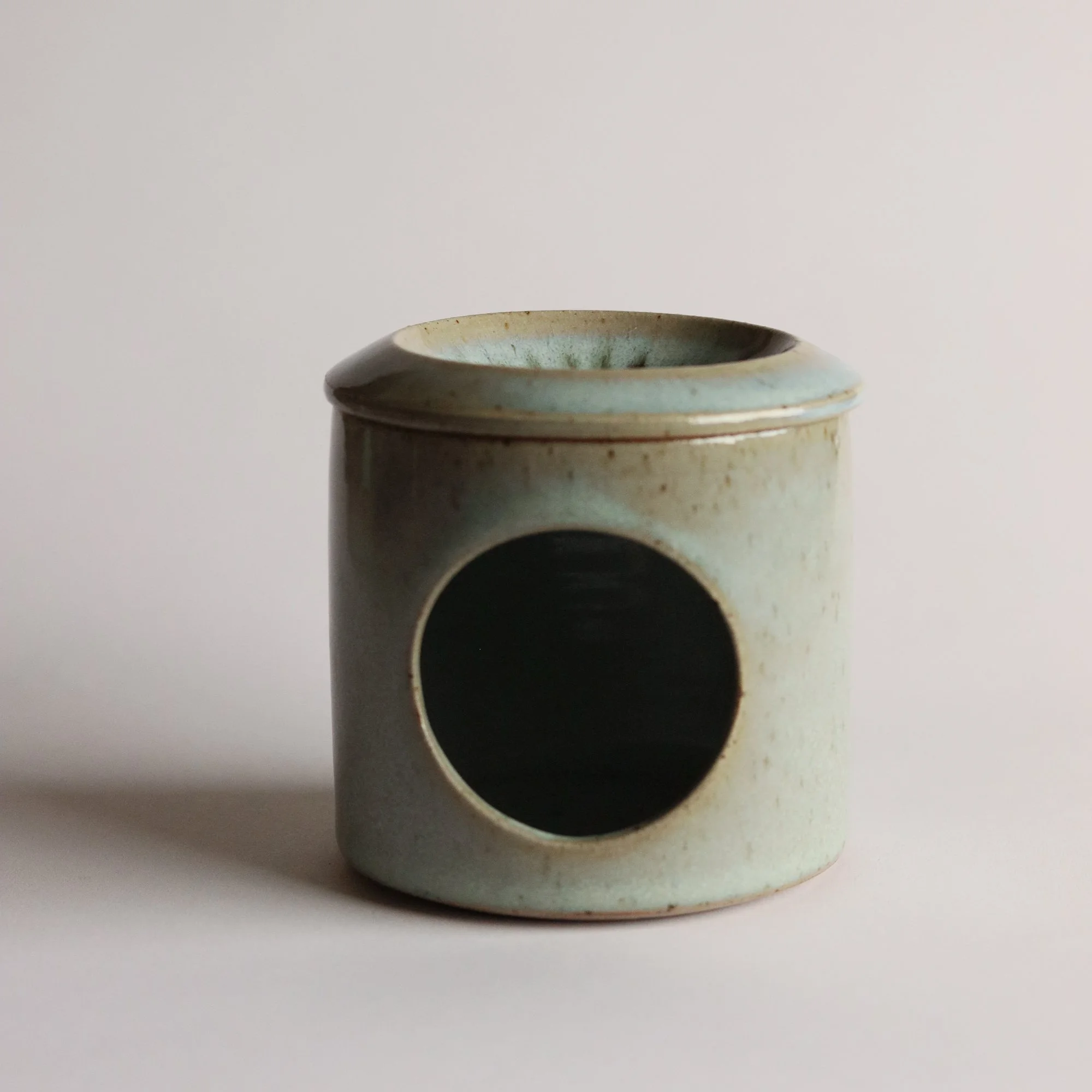 Oil Burner in Pale Blue Chun_2.jpg