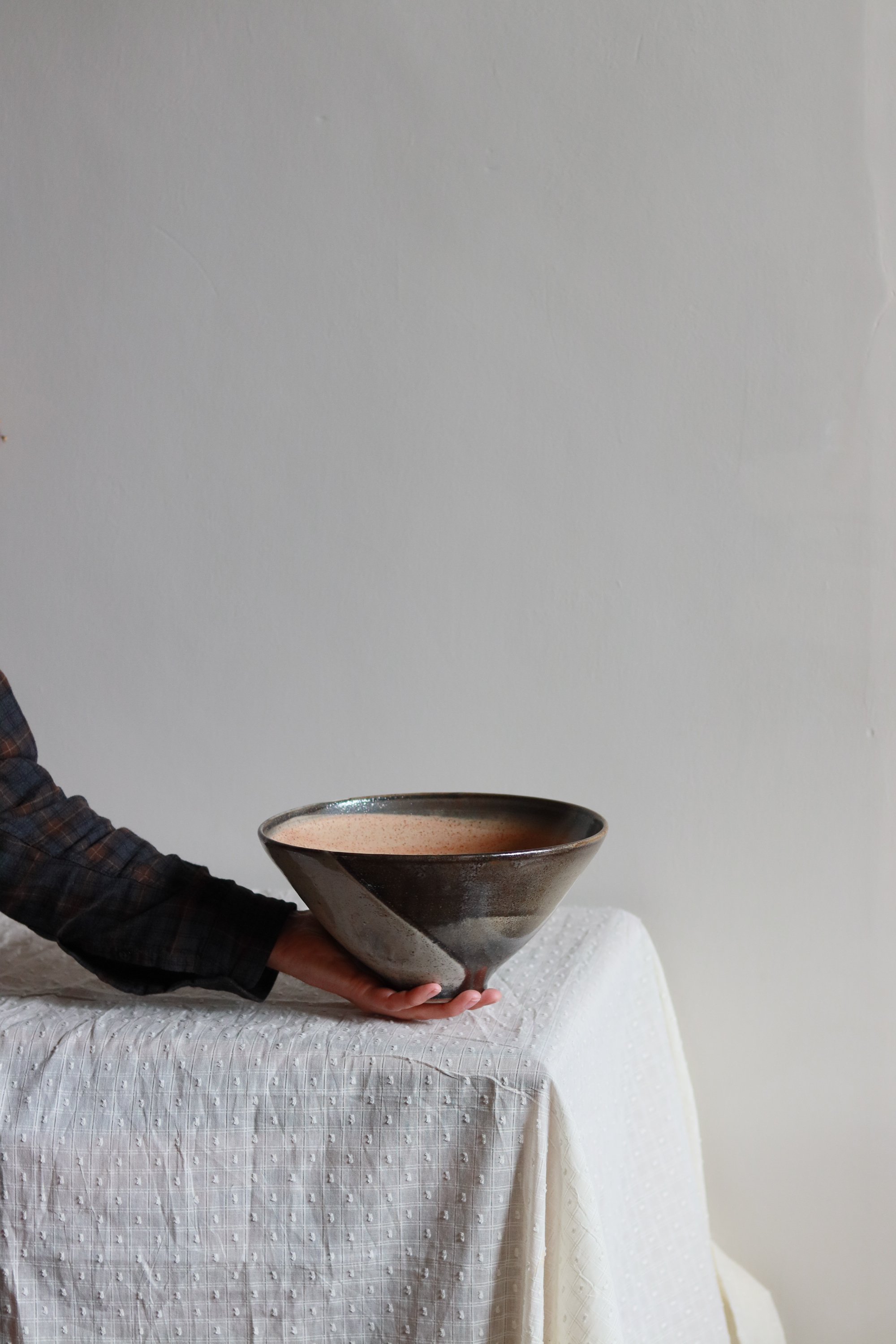 44 medium bowl in shino-13.jpg