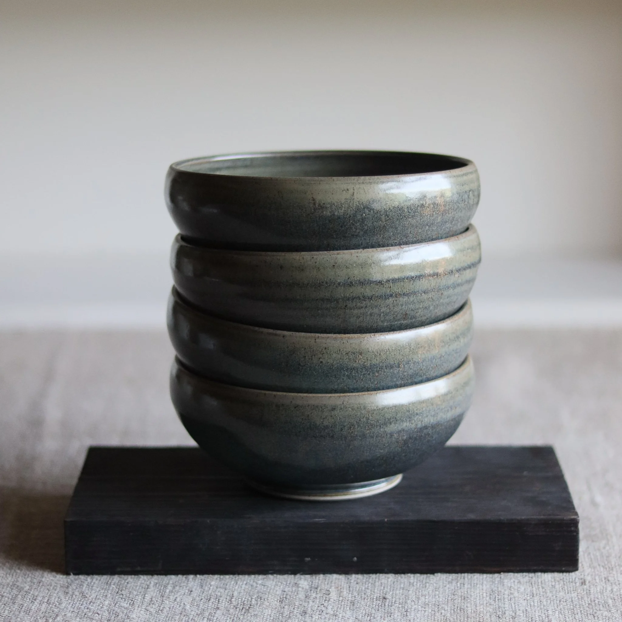 Enclosed (Ramen) Bowl, Flecked Clay