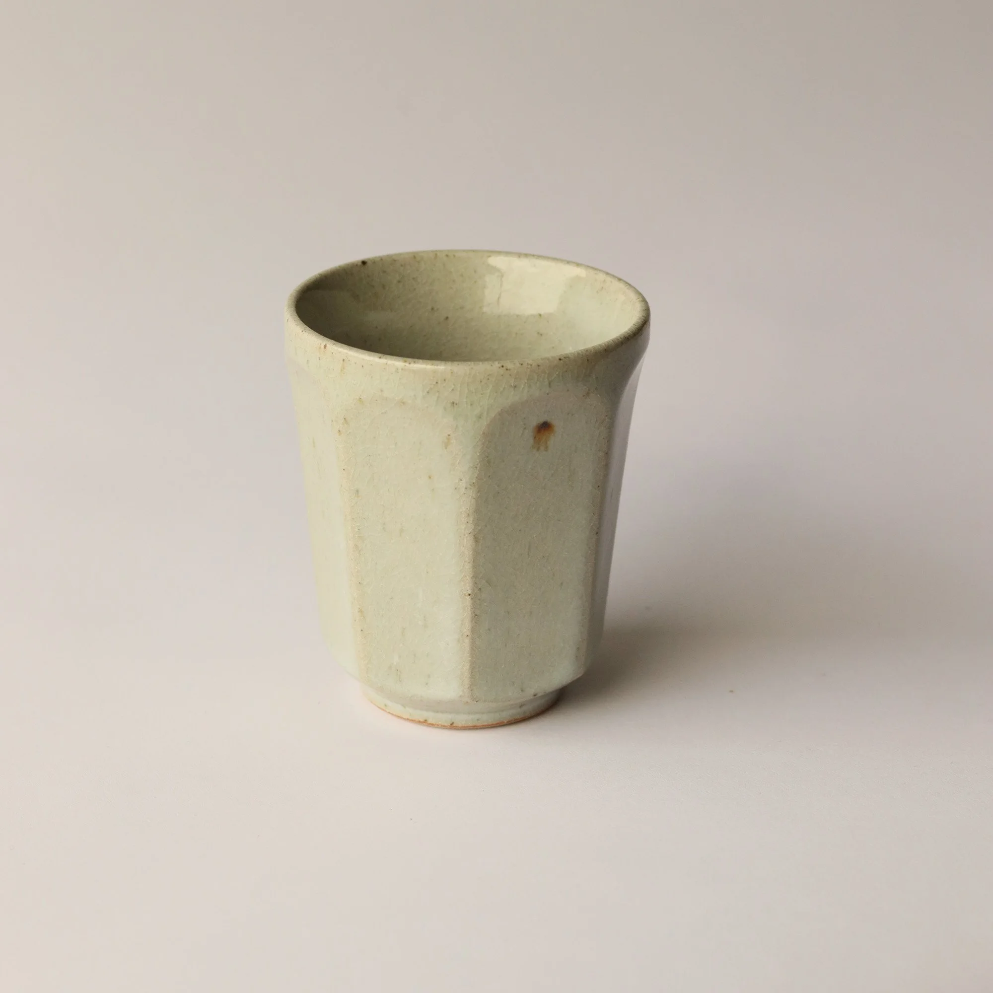 faceted beaker crackle ash-3.jpg