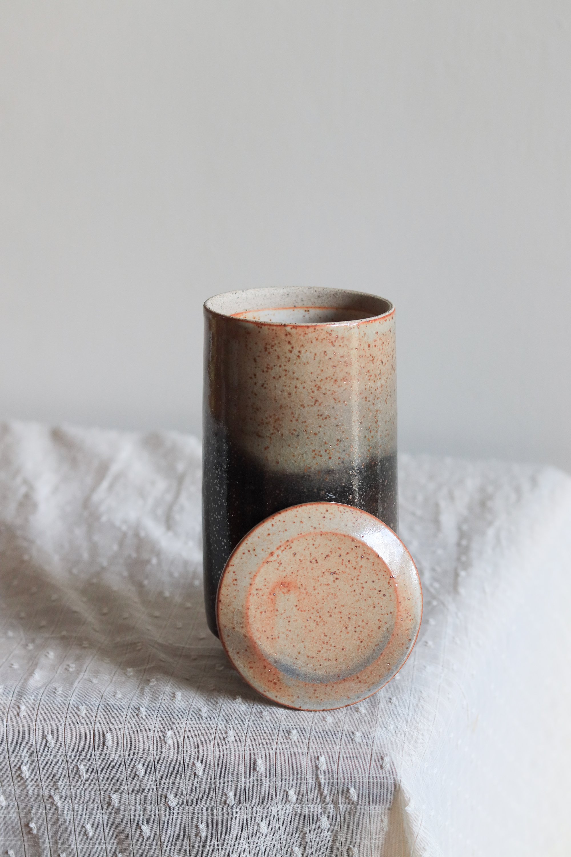 40 vase jar in shino-4.jpg