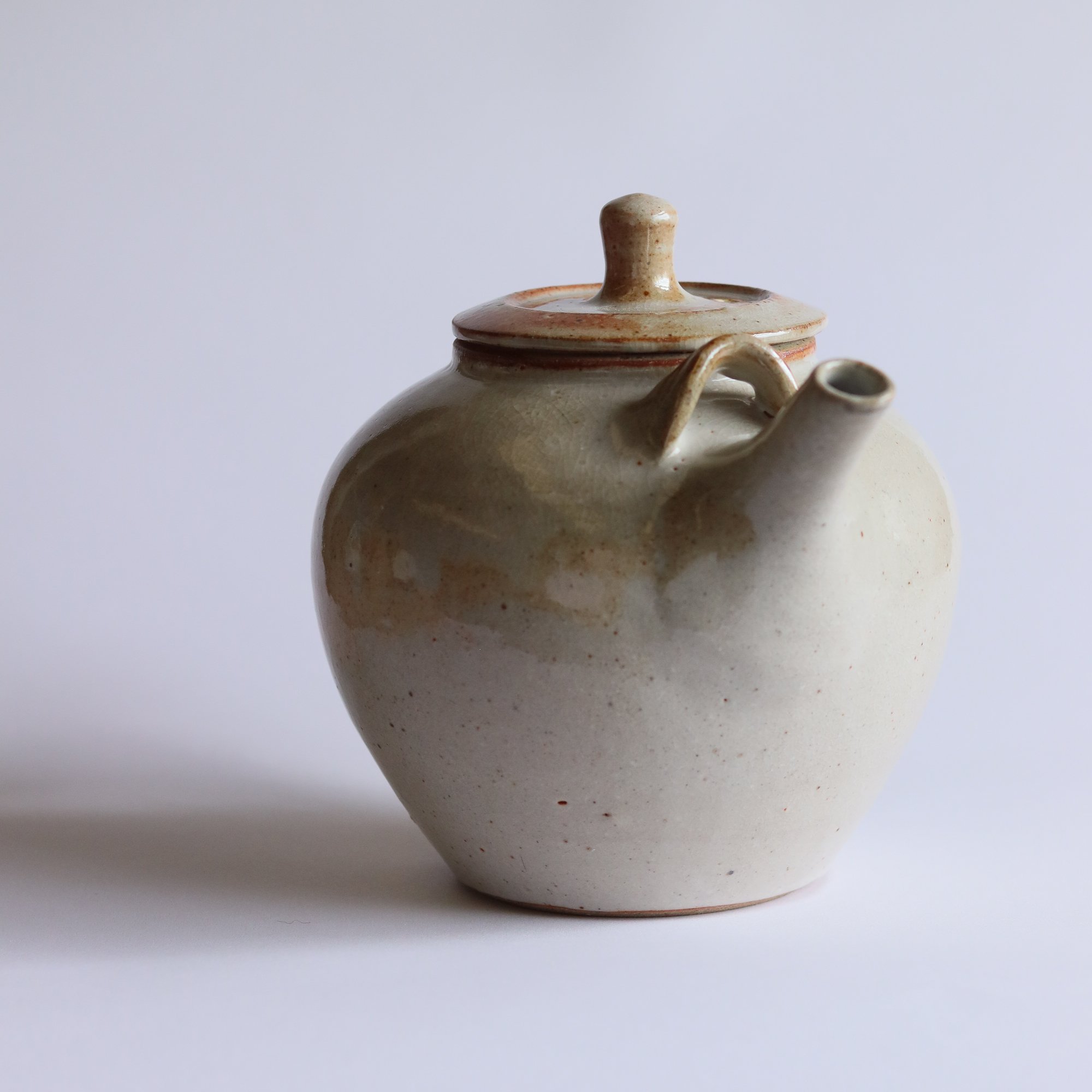 Large Teapot in Shino-3.jpg
