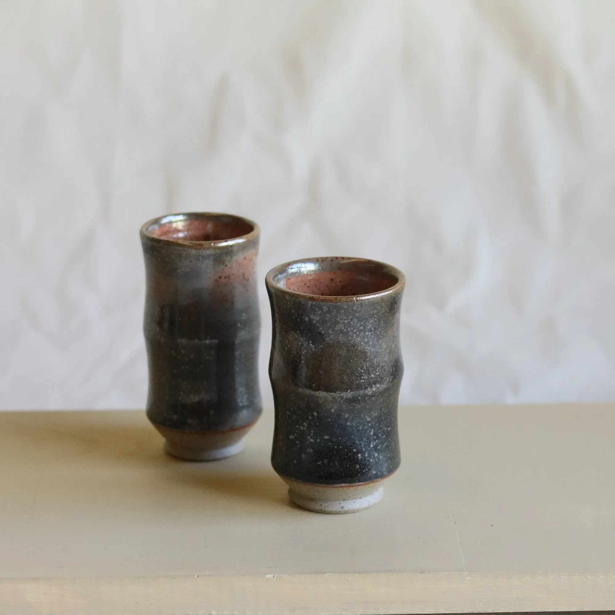 medium vase shino-1.jpg