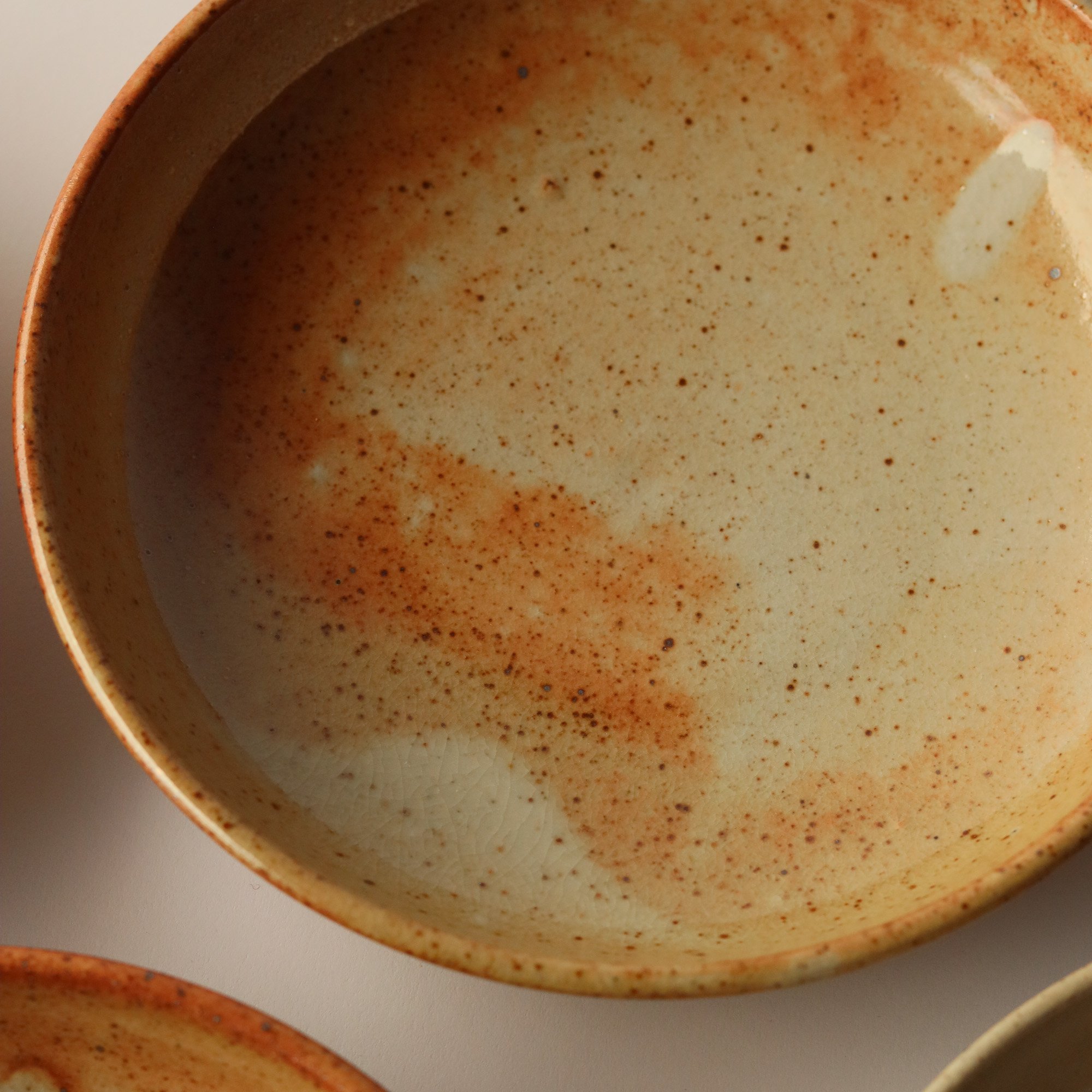 small dinner bowl shino 2.jpg
