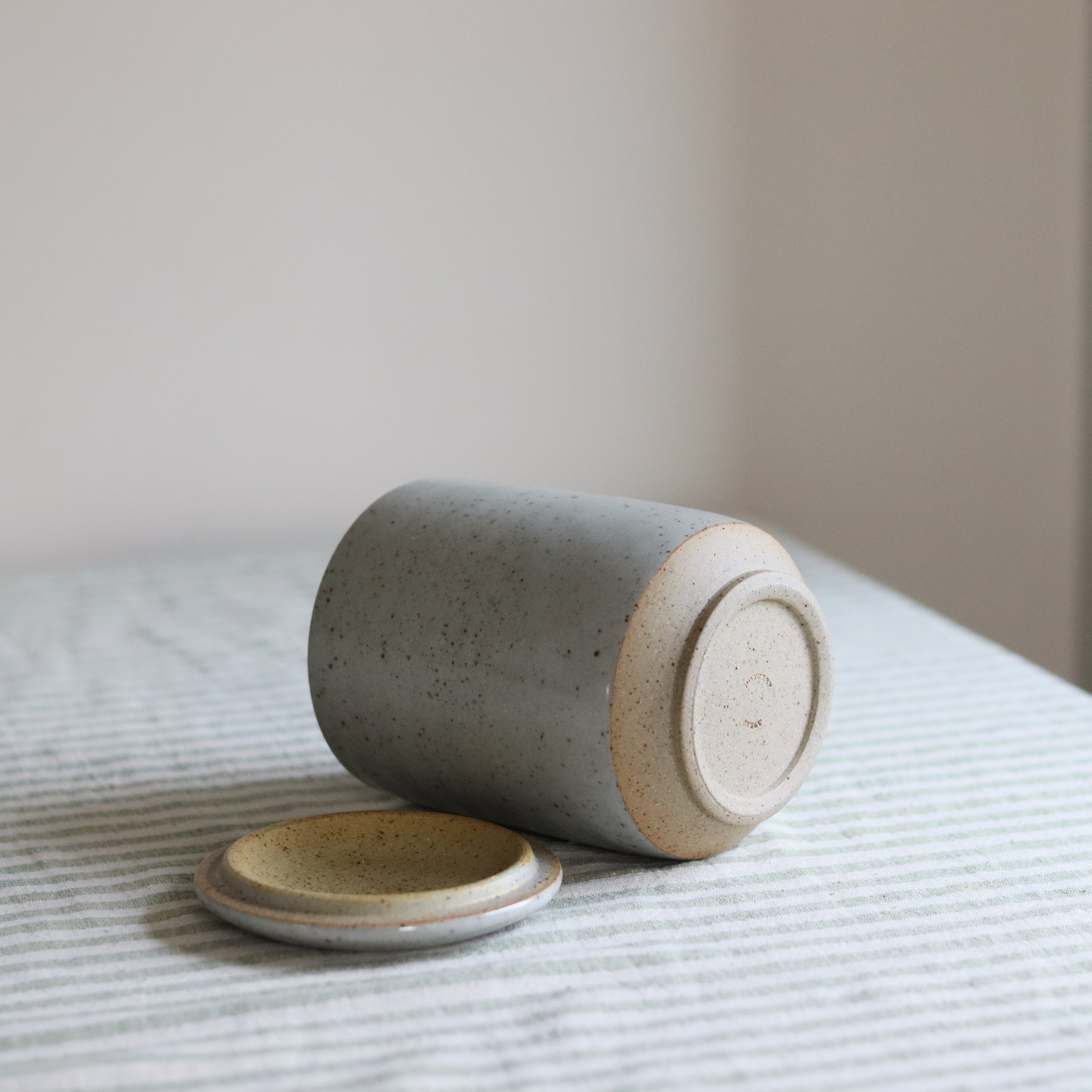 tall lidded jar chun-1.jpg