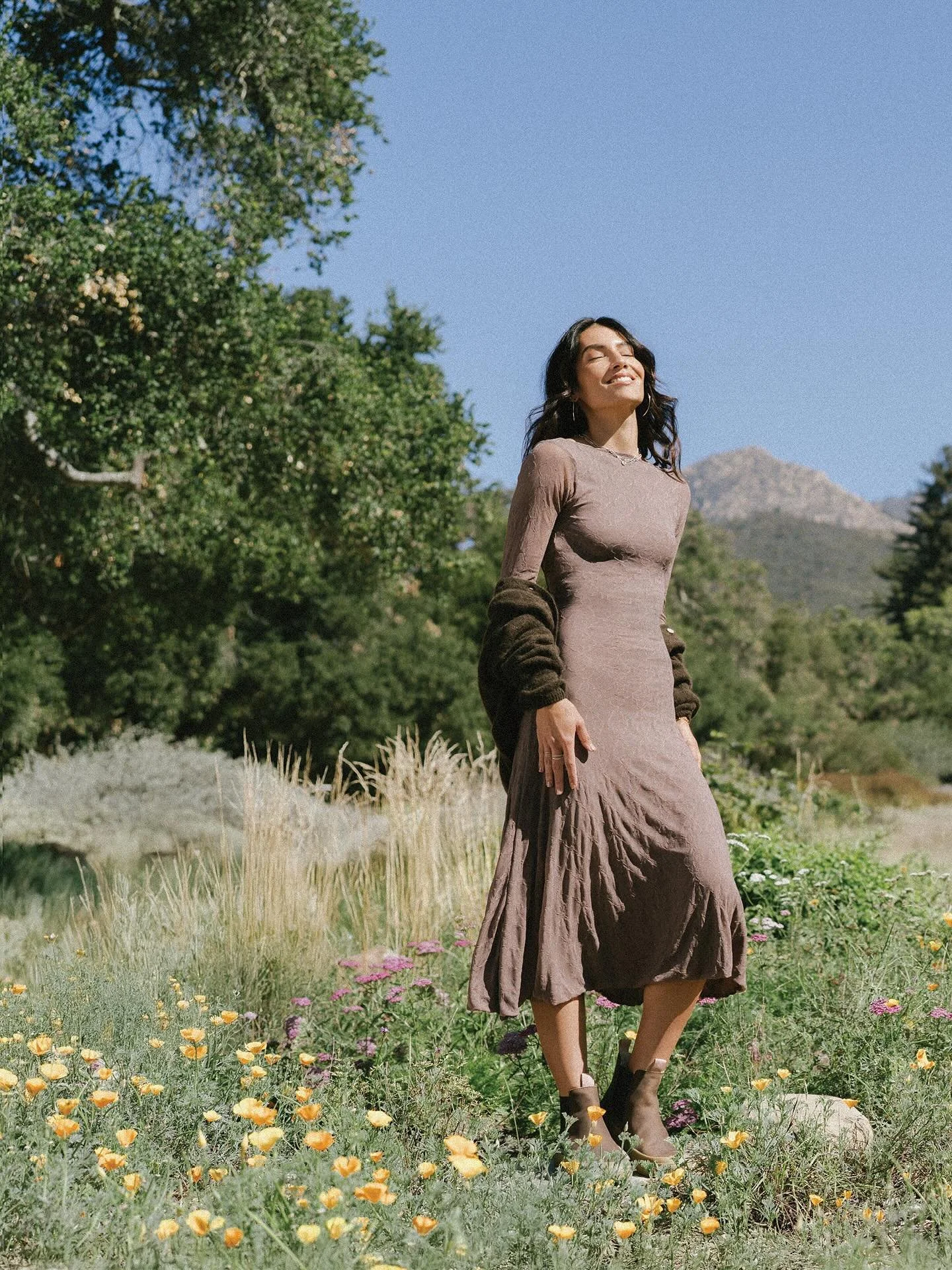 Into the garden on a brilliant autumn afternoon. 

Location: @sbbotanicgarden. 
Photography: @jacquelinepilar. 
Styled by @llalamamma and @kejanney.
Model: @jenna.grimes with @notiesmodels.
Makeup: @glam.by.cynthiaelyse and Hair by Lisa Gaede for @ca
