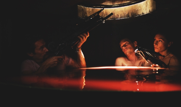 If this doesn't look exactly like a scene from a religious baroque painting, I don't know what does.