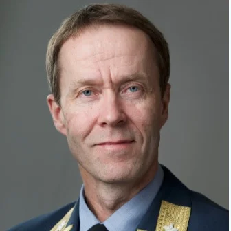 Generalmajor Inge Kampenes, Forsvaret