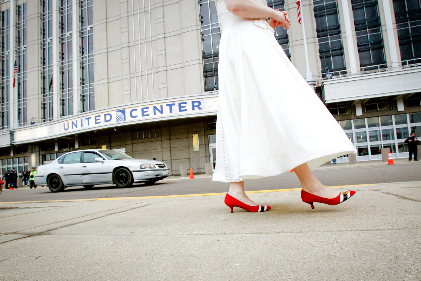 revolution-brewing-chicago-blackhawks-wedding-ruthie-hauge-photography-63.jpg