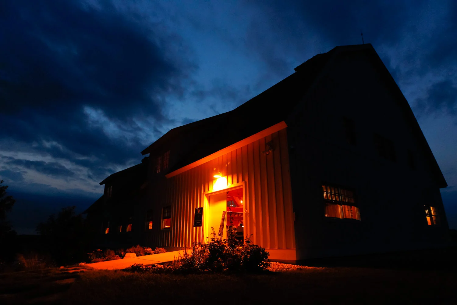 event-photographer-madison-wi-dane-county-gala-fundraiser-ruthie-hauge-photography-farm-to-table 43.jpg