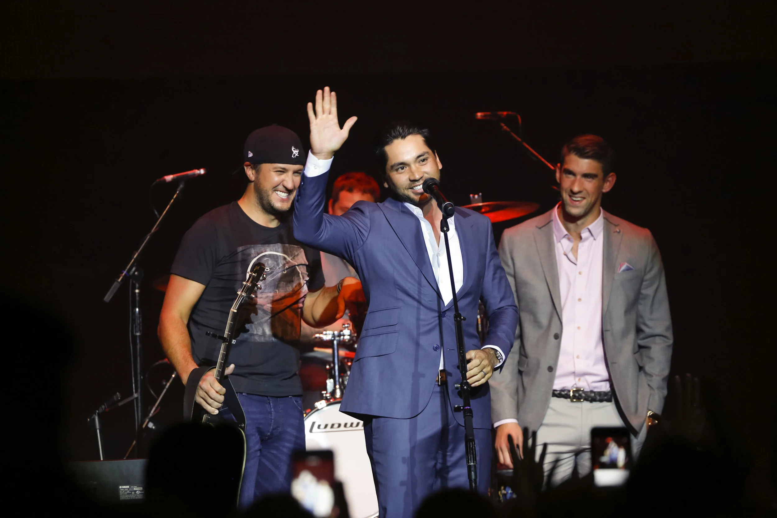 golf-give-gala-celebrity-michael-phelps-jason-day-event-photographer-madison-wi-19.jpg