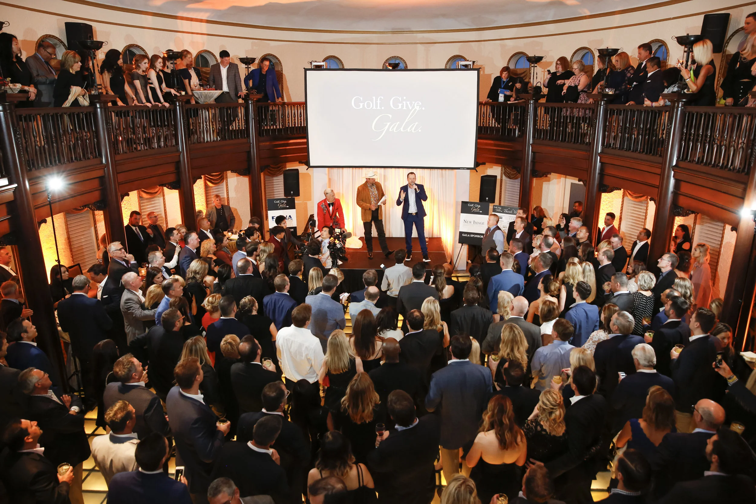 golf-give-gala-celebrity-michael-phelps-jason-day-event-photographer-madison-wi-44.jpg