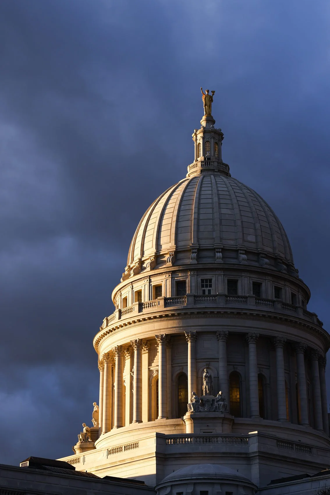 wisconsin-state-capitol-building-madison-cap-times-ruthie-hauge.jpg
