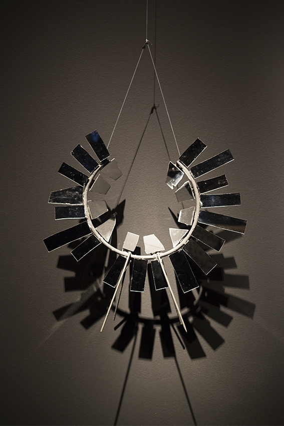 Escultura Anel de Espelhos Acrílico, 2013