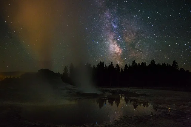 castle-geyser-871516_640.jpg